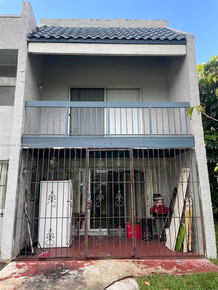 WIMBLEDON TOWNHOUSE III-8 - Residential