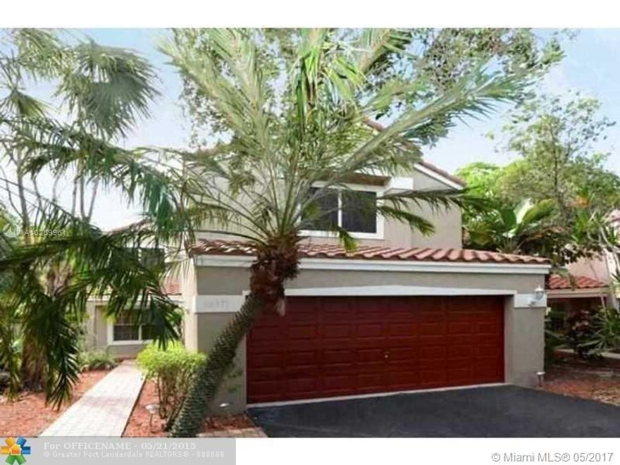 BACK ON THE MARKET!!! HOA DOESNT ALLOW RENTALS FOR FIRST YEAR!!! Beautiful homes in the heart of Plantation, amazing community perfect to raise a family, high ceilings, open kitchen with dining area, tile throughout and high end laminate upstairs, stainless steel appliances, full size washer and dryer, two car garage, just beautiful $100K in upgrades! Entire house was remodeled.