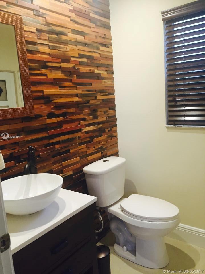 BRIDGEWATER AT PLANTATION - Residential