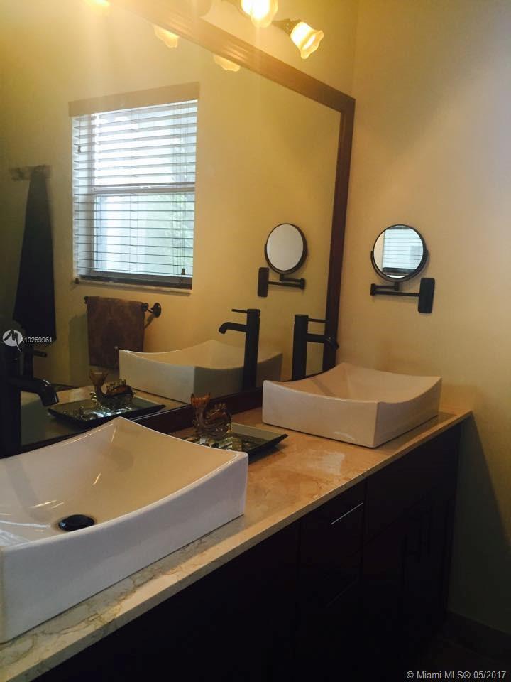 BRIDGEWATER AT PLANTATION - Residential