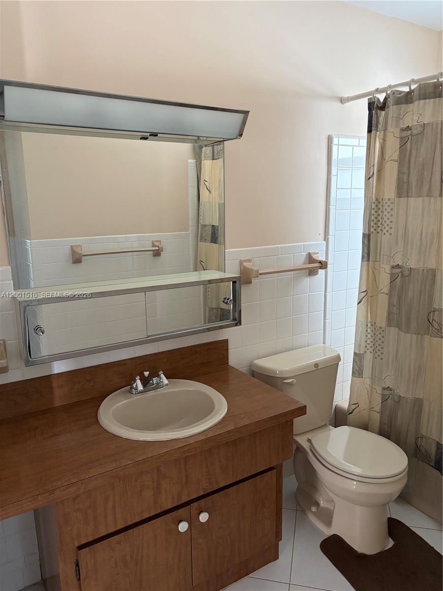 HOLLYWOOD HEIGHTS ADD SEC - Residential Lease