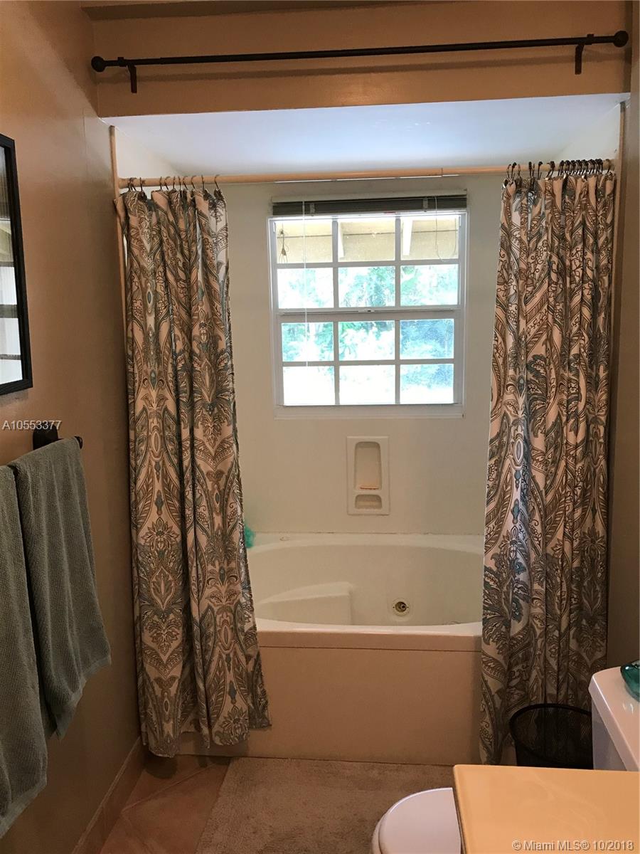 WILTON MANORS UNIT 1 - Residential