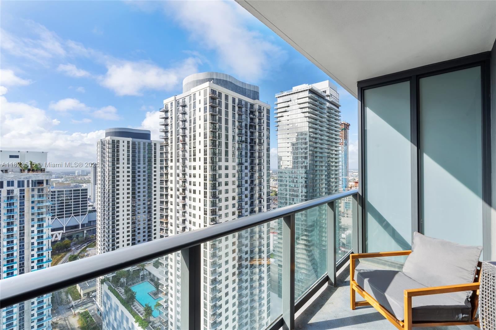 GALE RESIDENCES-NATIIVO - Residential