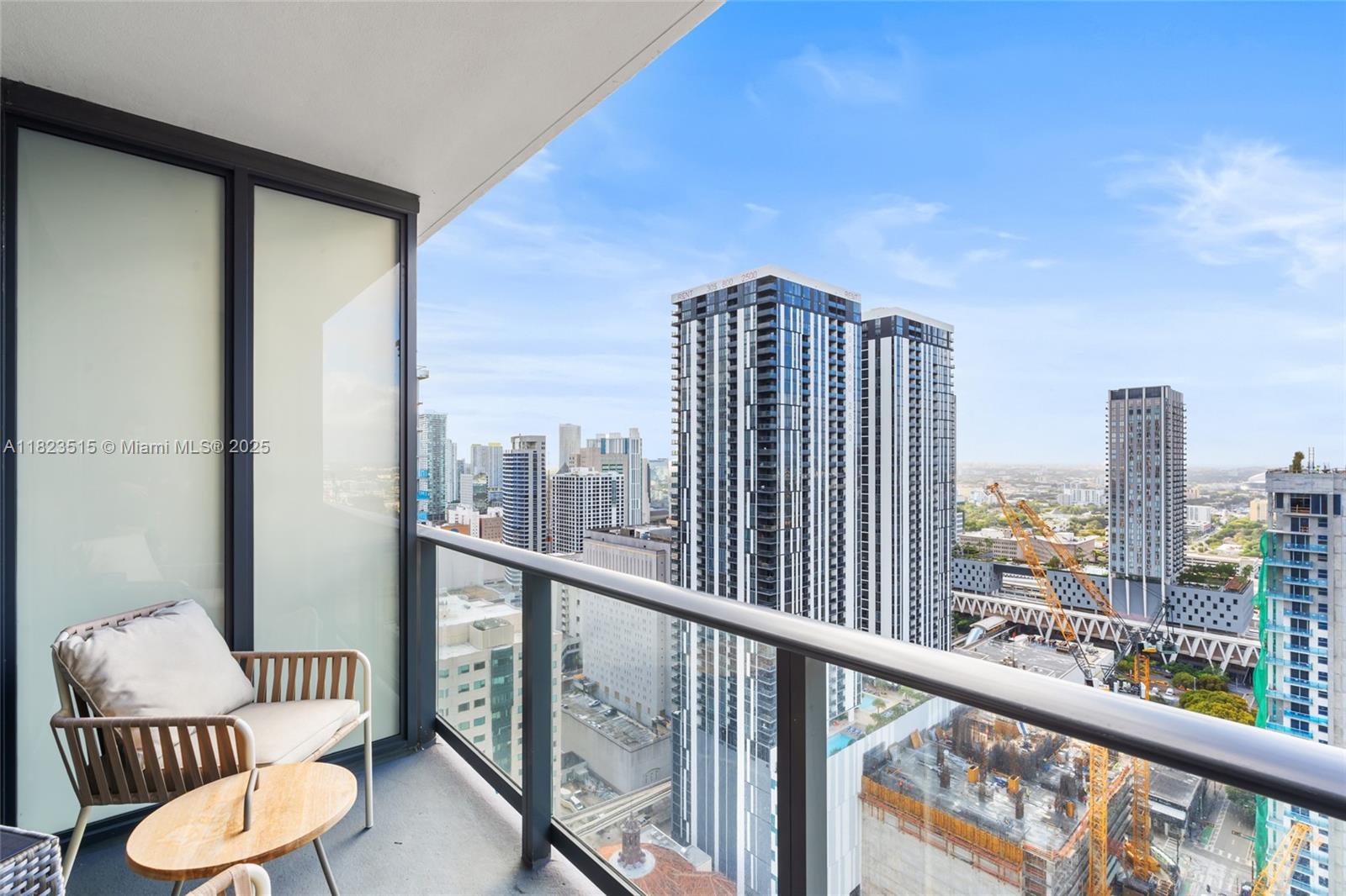 GALE RESIDENCES-NATIIVO - Residential