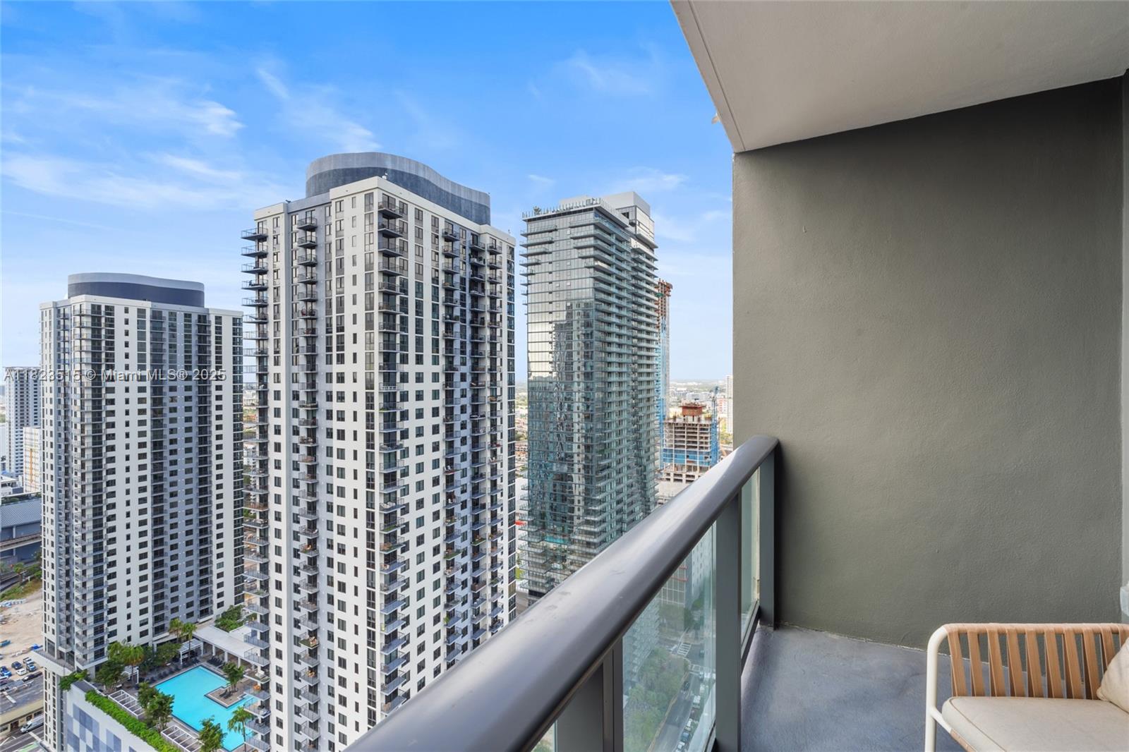 GALE RESIDENCES-NATIIVO - Residential