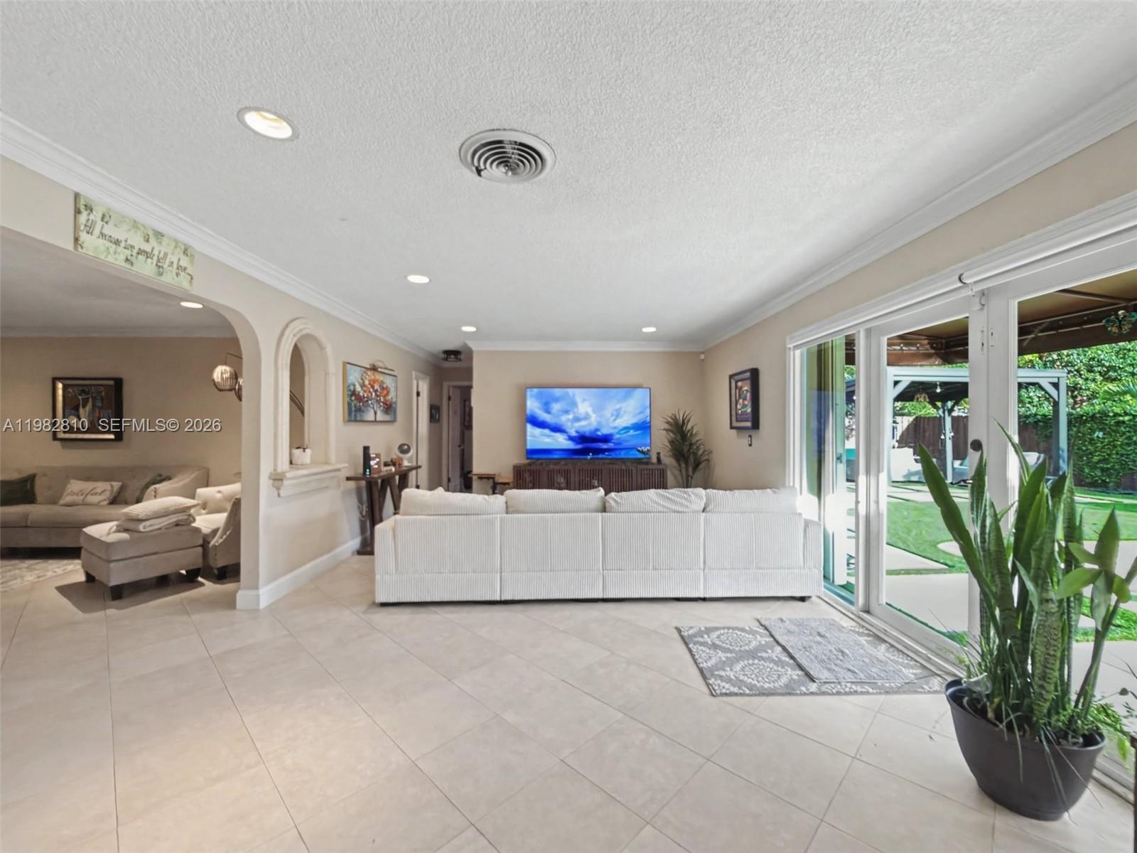 MIAMI LAKES SEC 4 - Residential