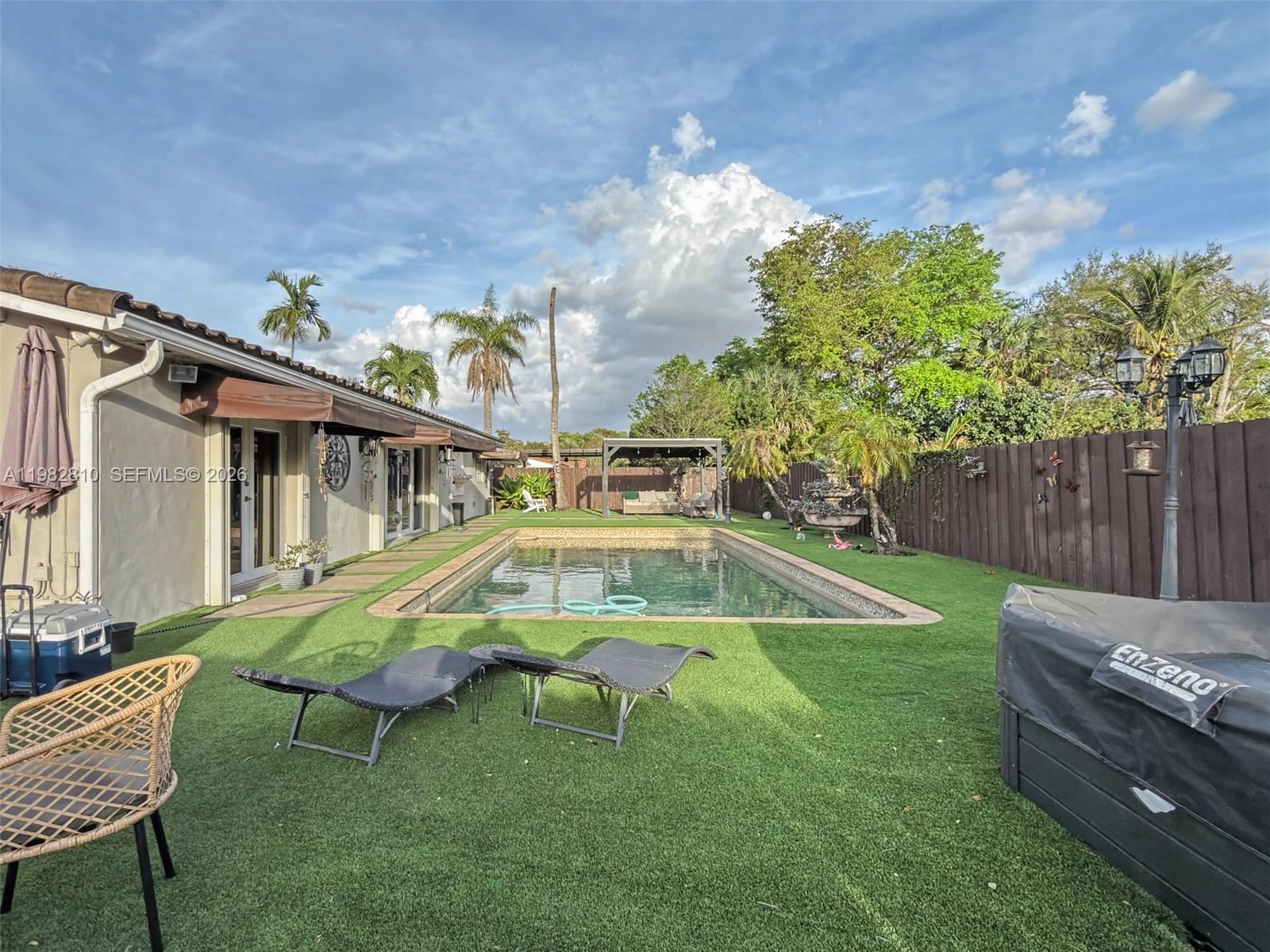 MIAMI LAKES SEC 4 - Residential