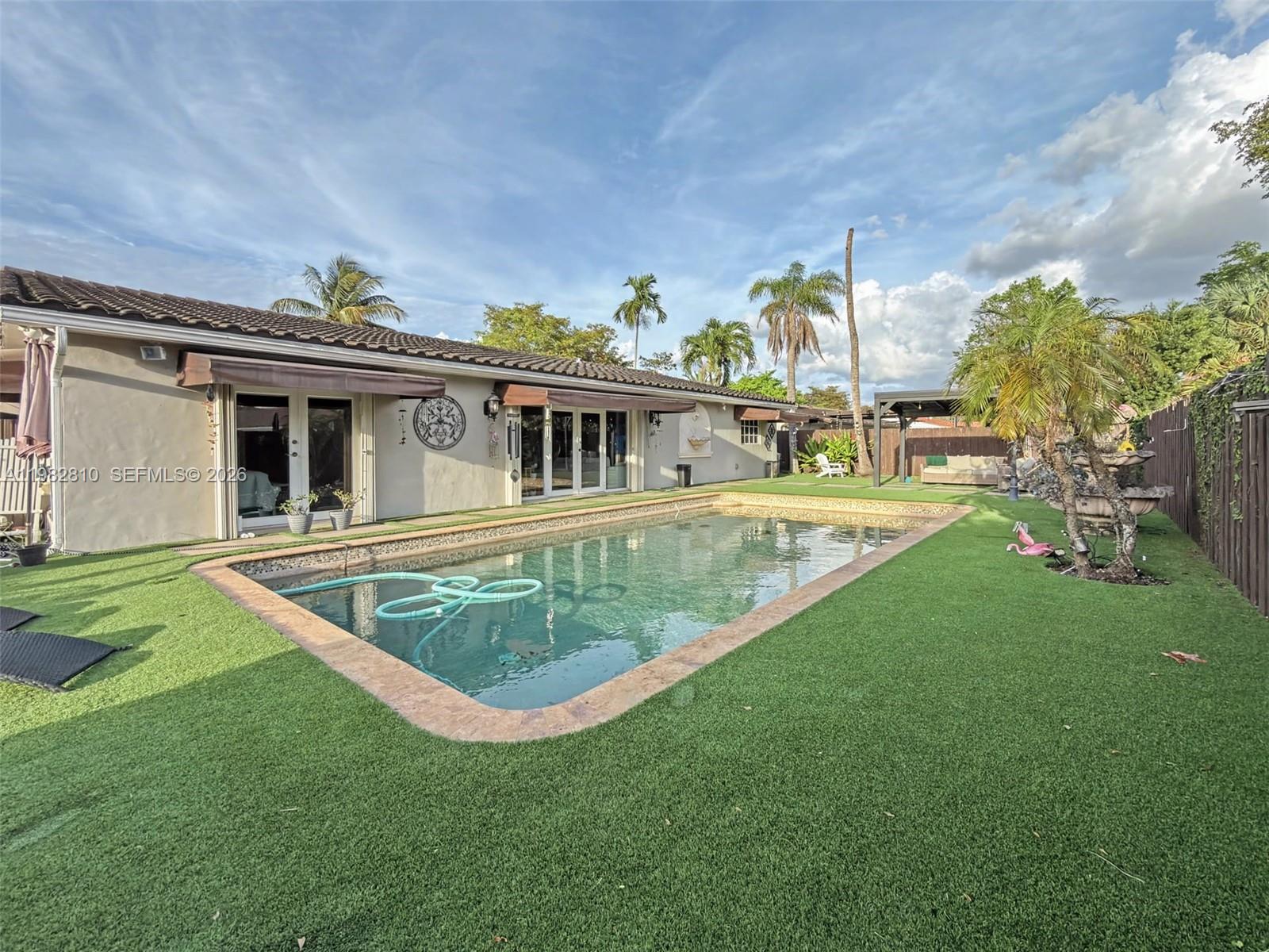 MIAMI LAKES SEC 4 - Residential