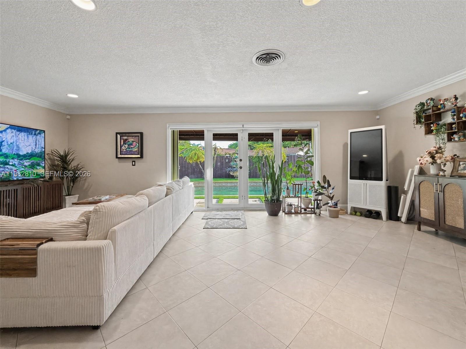 MIAMI LAKES SEC 4 - Residential