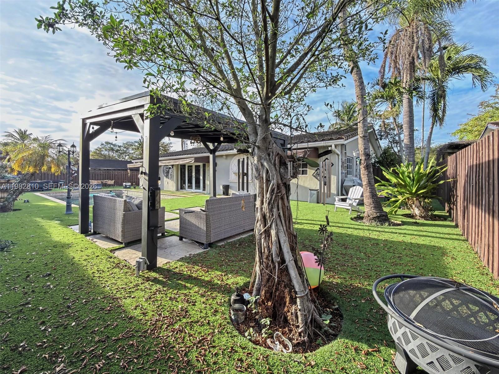 MIAMI LAKES SEC 4 - Residential