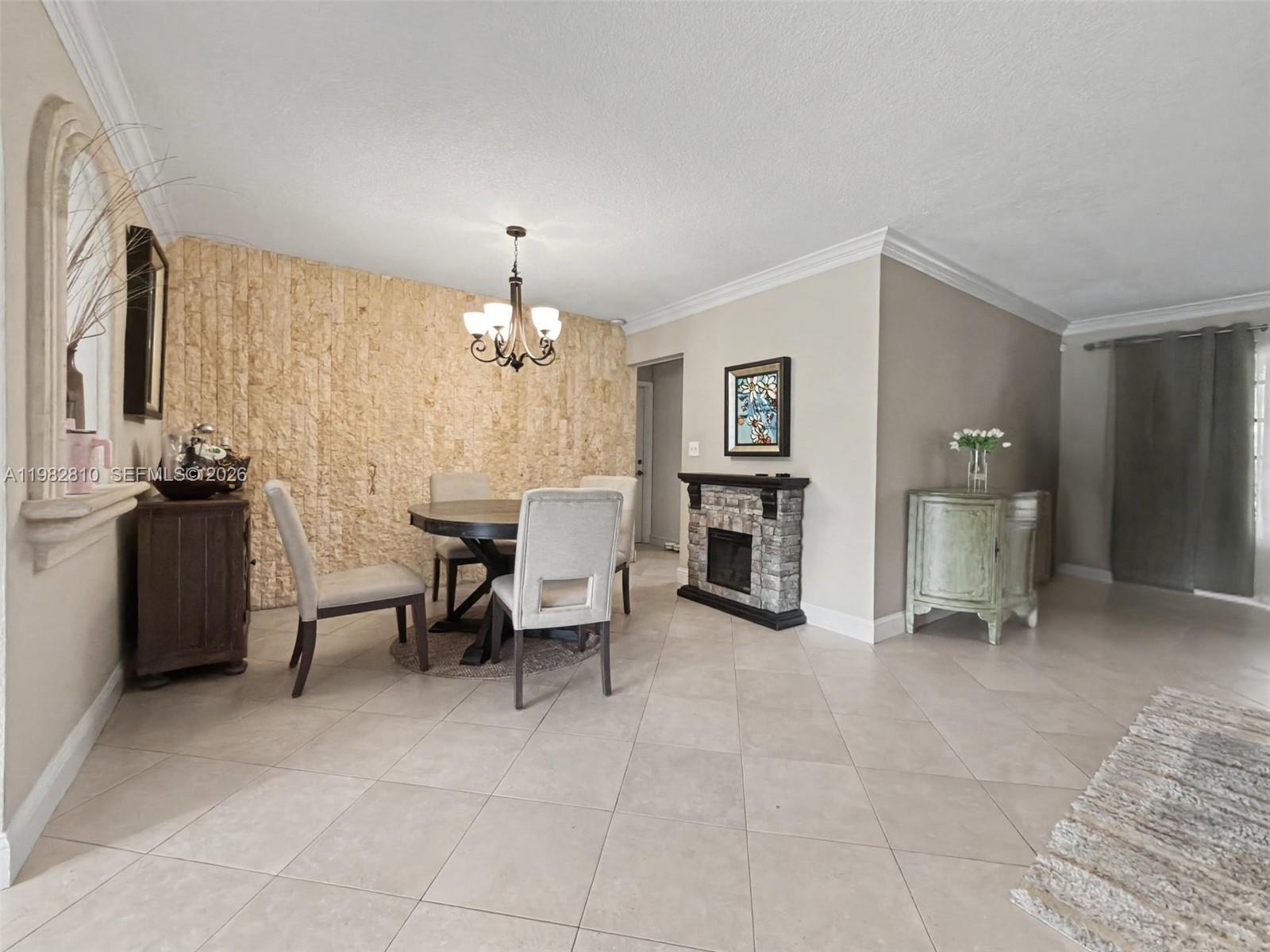 MIAMI LAKES SEC 4 - Residential