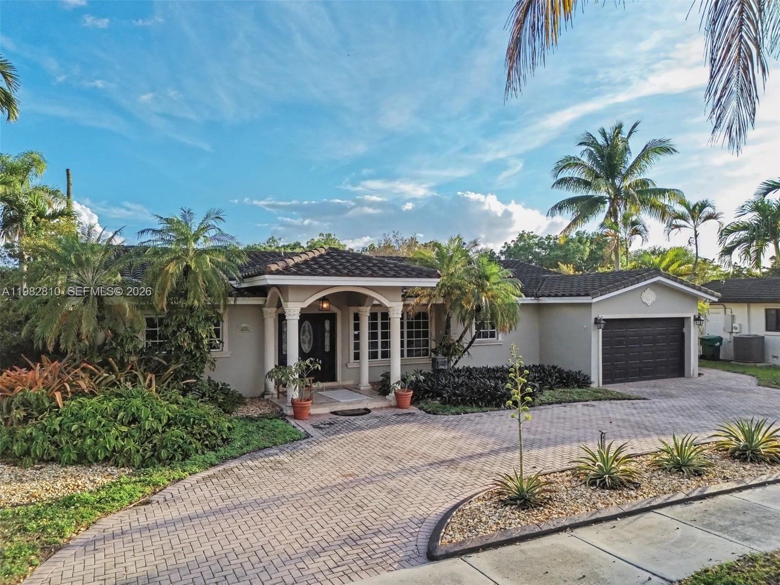 MIAMI LAKES SEC 4 - Residential