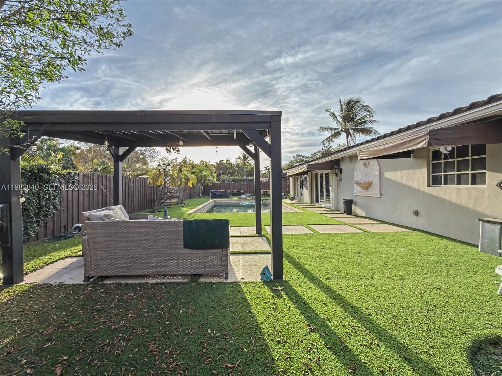 MIAMI LAKES SEC 4 - Residential