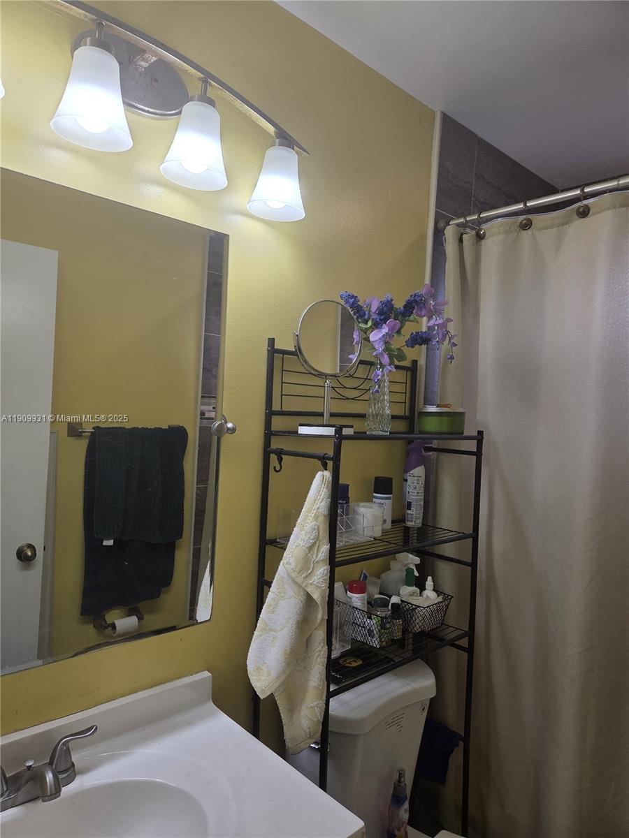 CORAL LAKES - Residential Lease