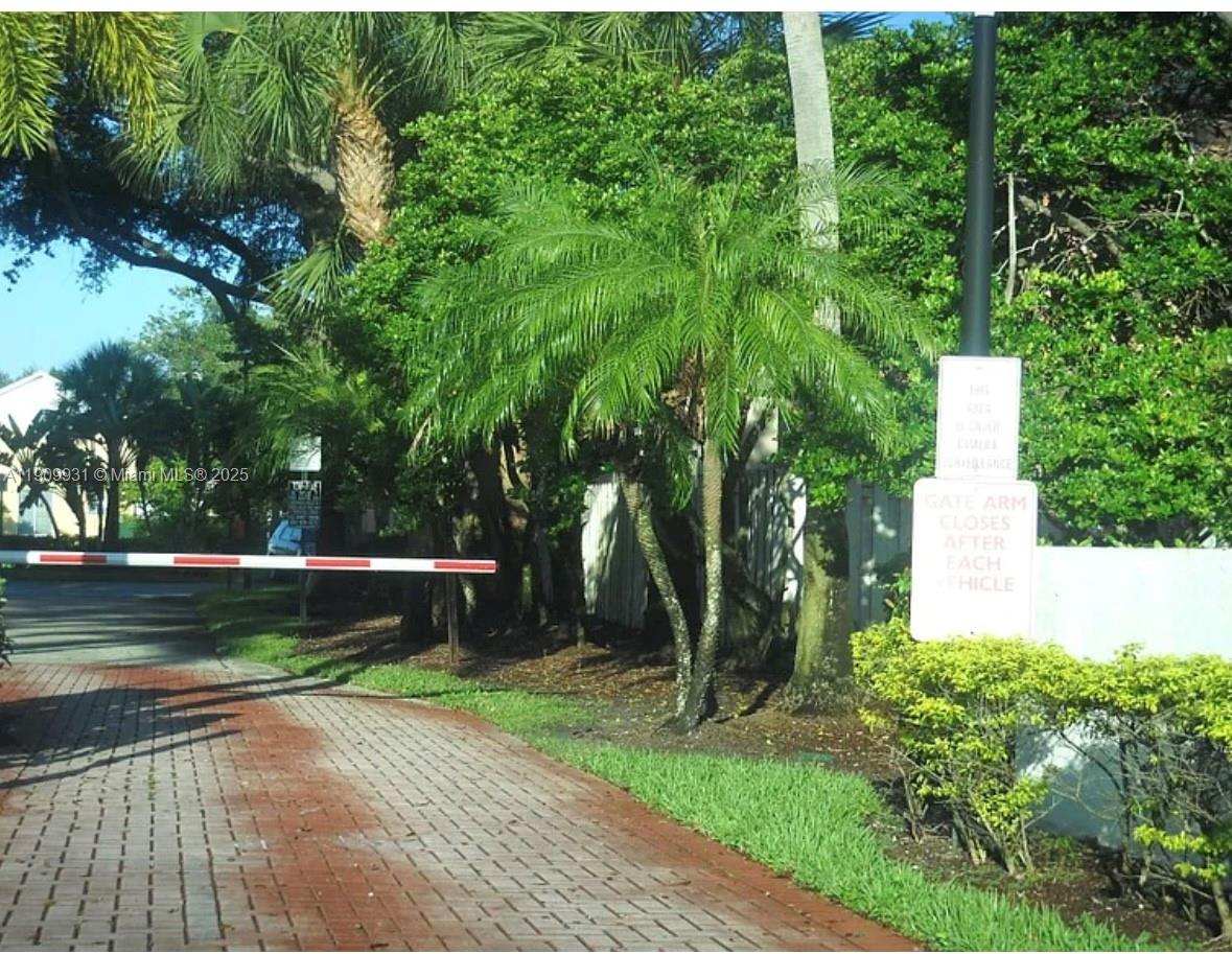 CORAL LAKES - Residential Lease