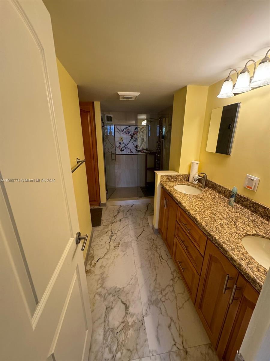 Plaza Towers North Condo - Residential Lease