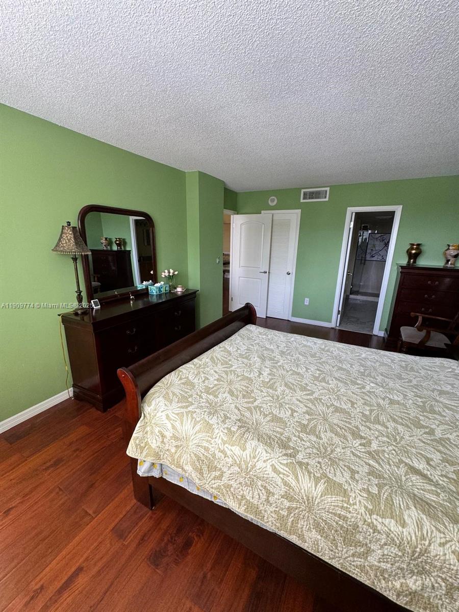 Plaza Towers North Condo - Residential Lease