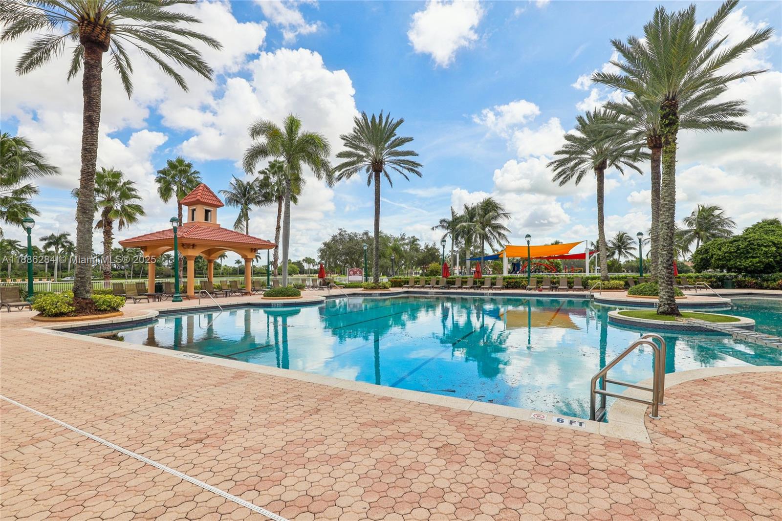 SUNSET LAKES PLAT ONE - Residential
