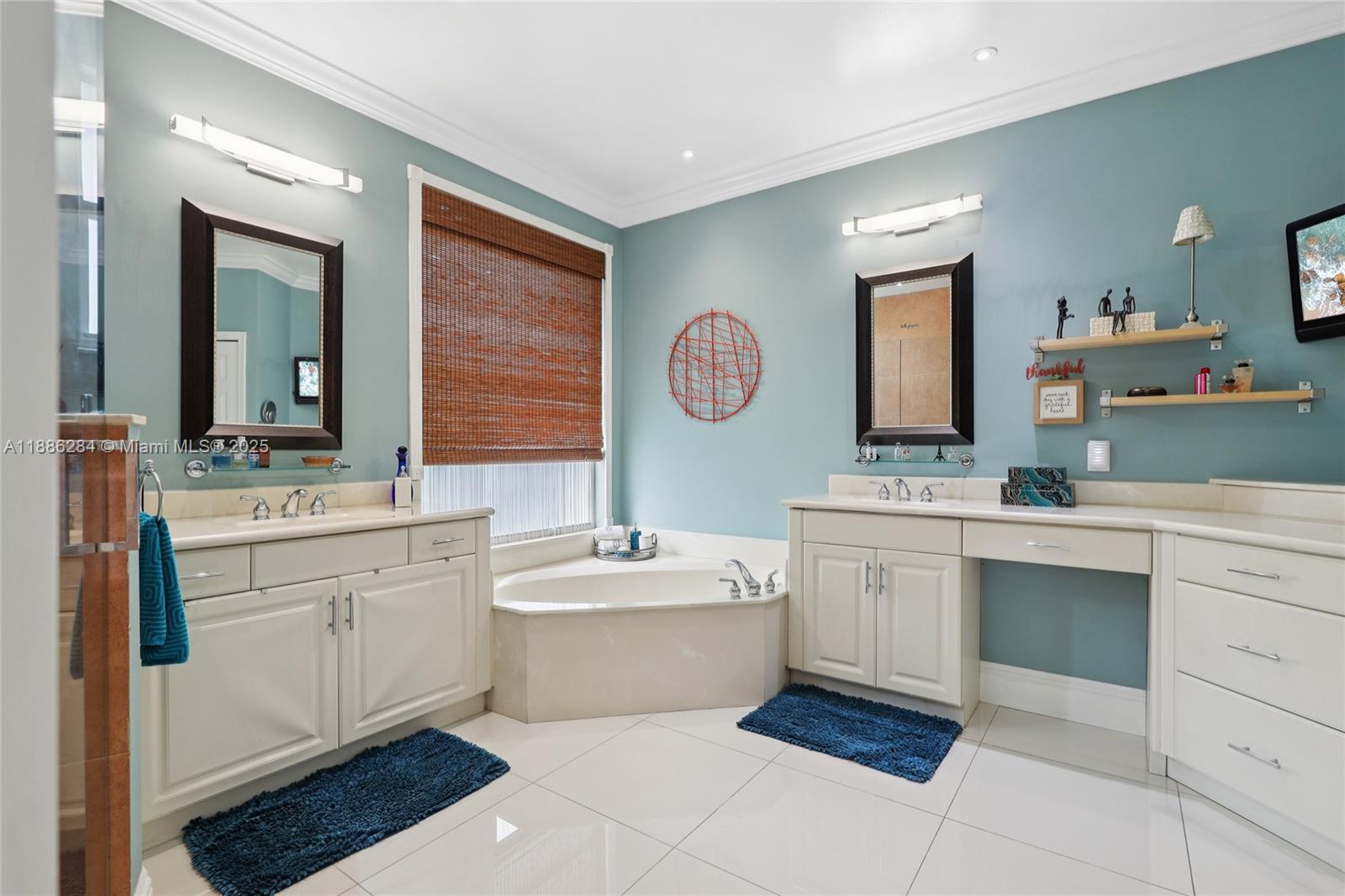 SUNSET LAKES PLAT ONE - Residential