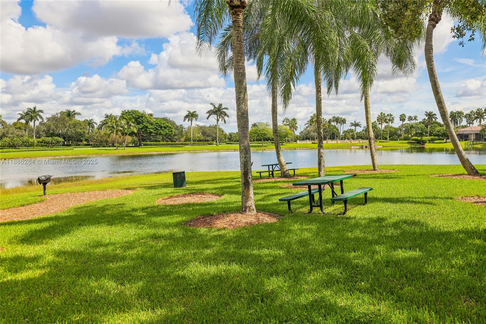 SUNSET LAKES PLAT ONE - Residential