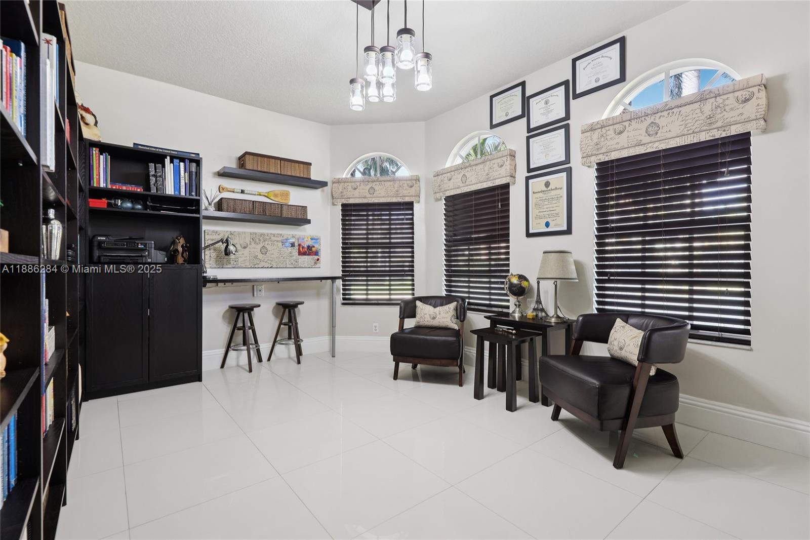 SUNSET LAKES PLAT ONE - Residential