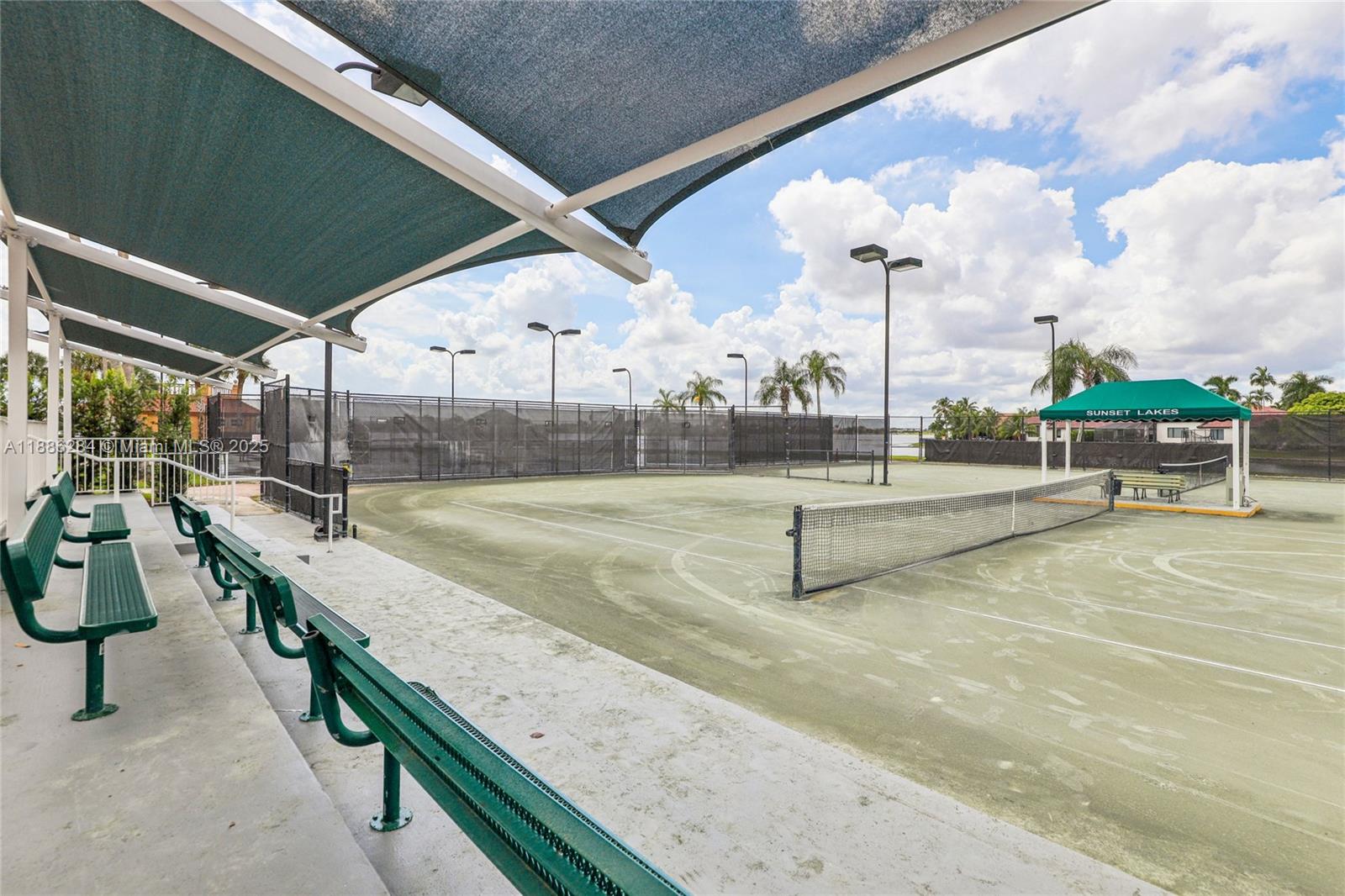 SUNSET LAKES PLAT ONE - Residential