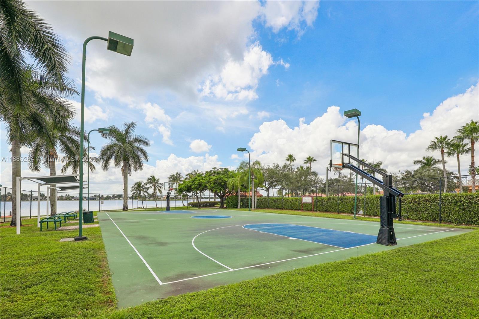 SUNSET LAKES PLAT ONE - Residential
