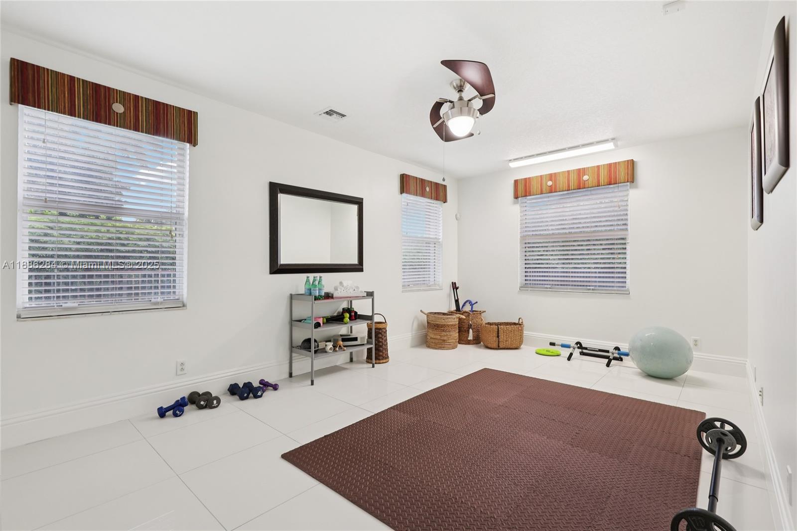 SUNSET LAKES PLAT ONE - Residential