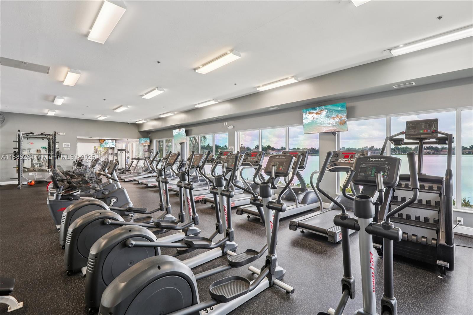 SUNSET LAKES PLAT ONE - Residential
