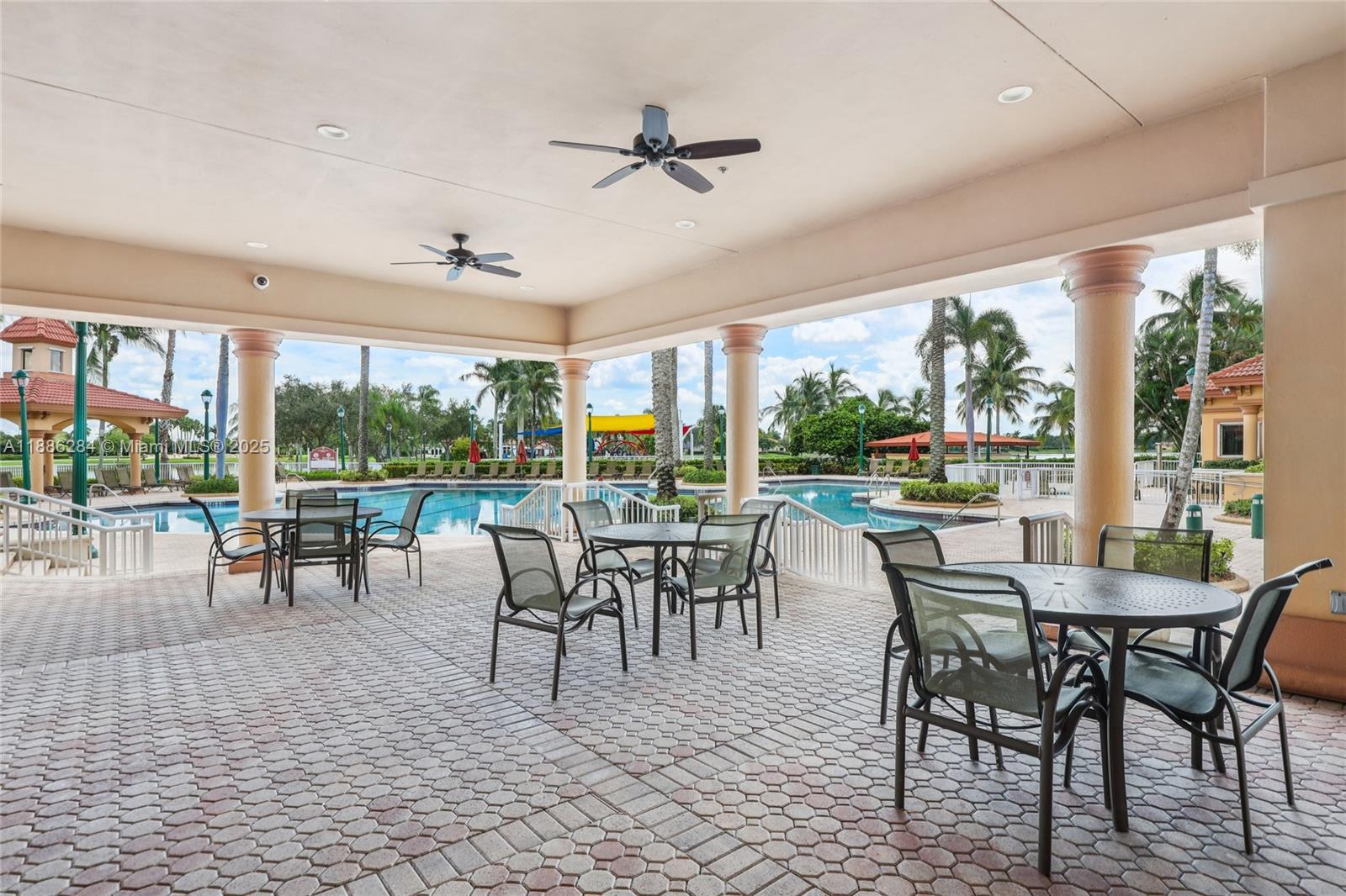 SUNSET LAKES PLAT ONE - Residential