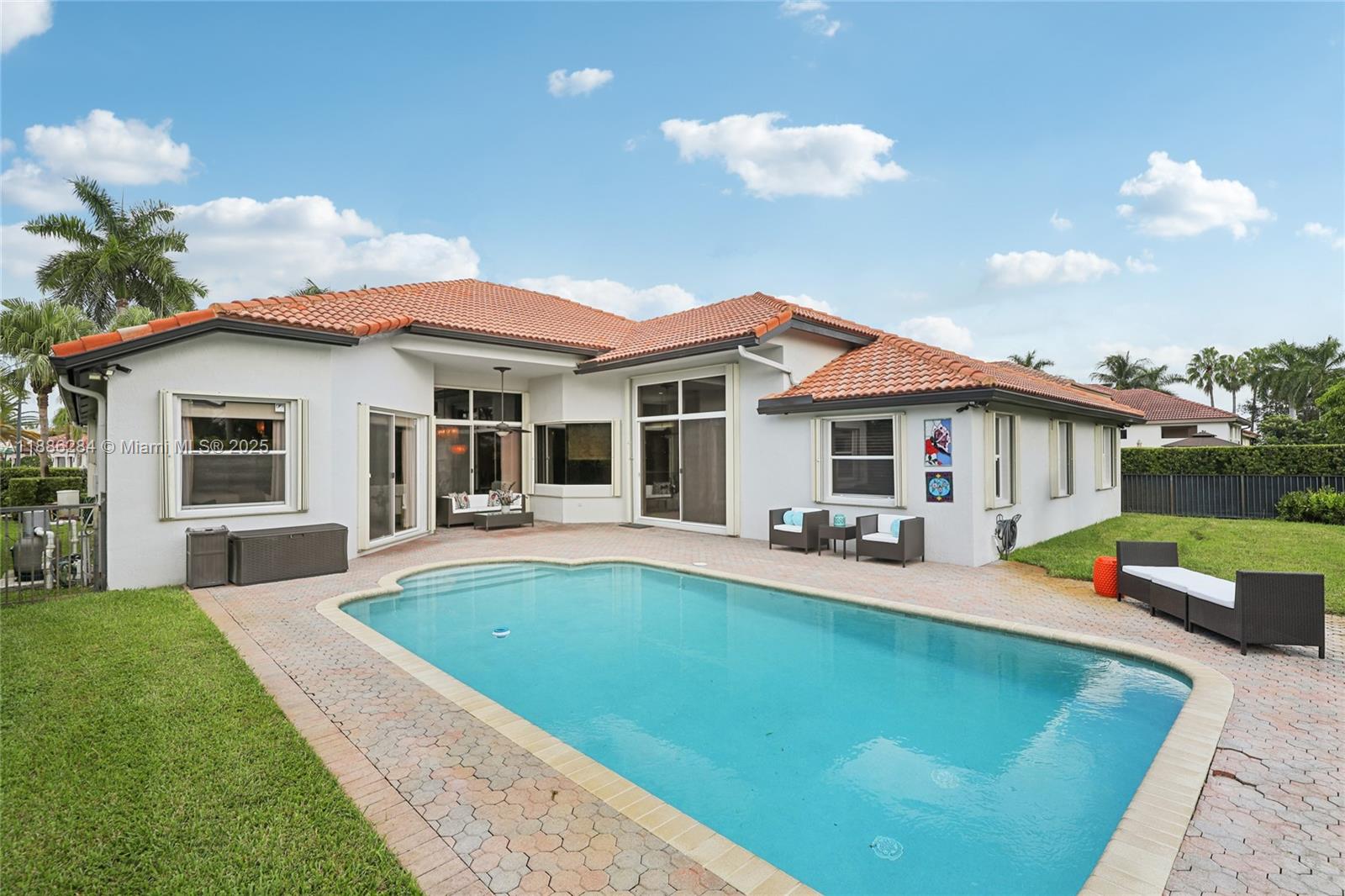 SUNSET LAKES PLAT ONE - Residential