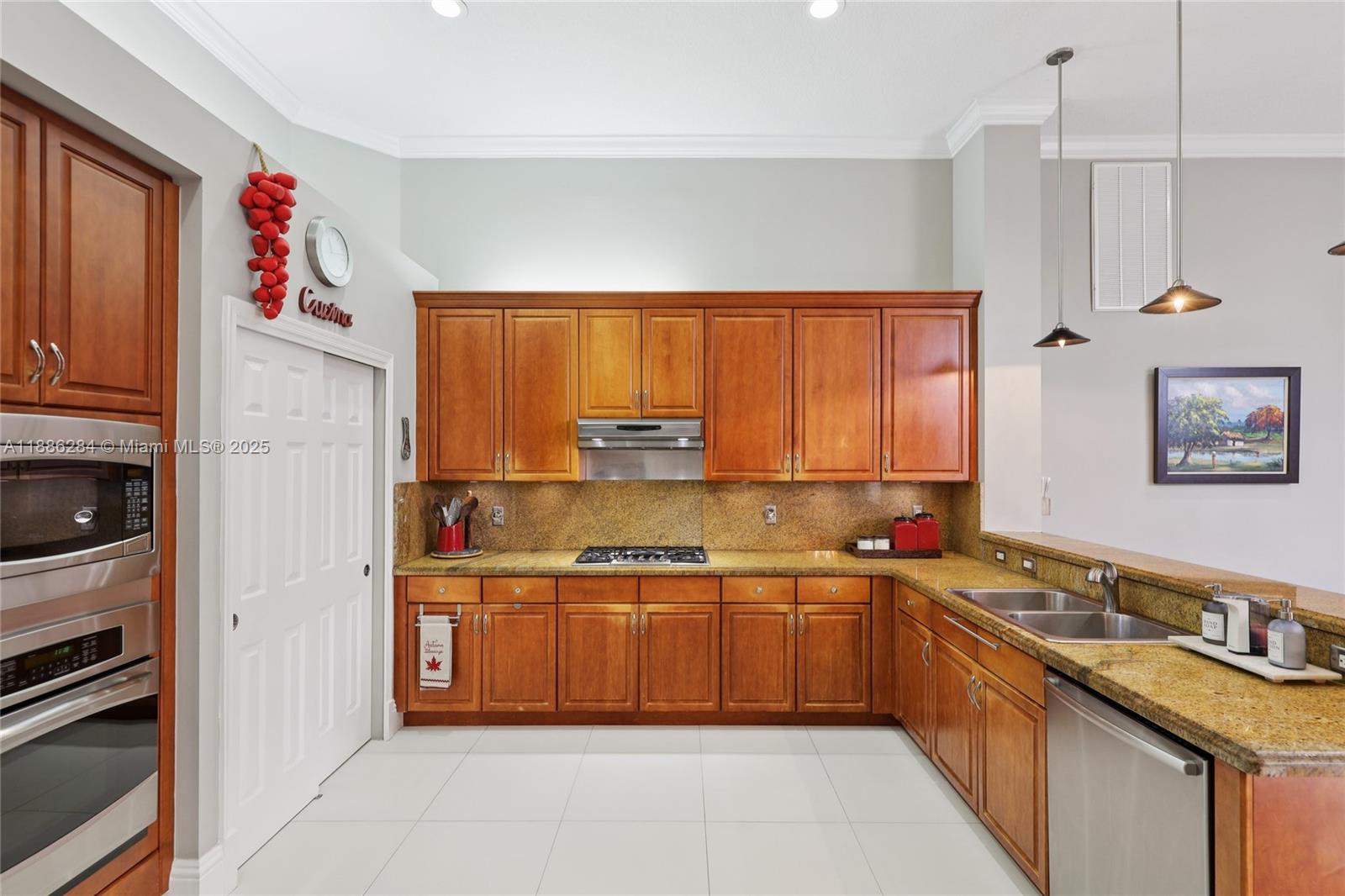SUNSET LAKES PLAT ONE - Residential