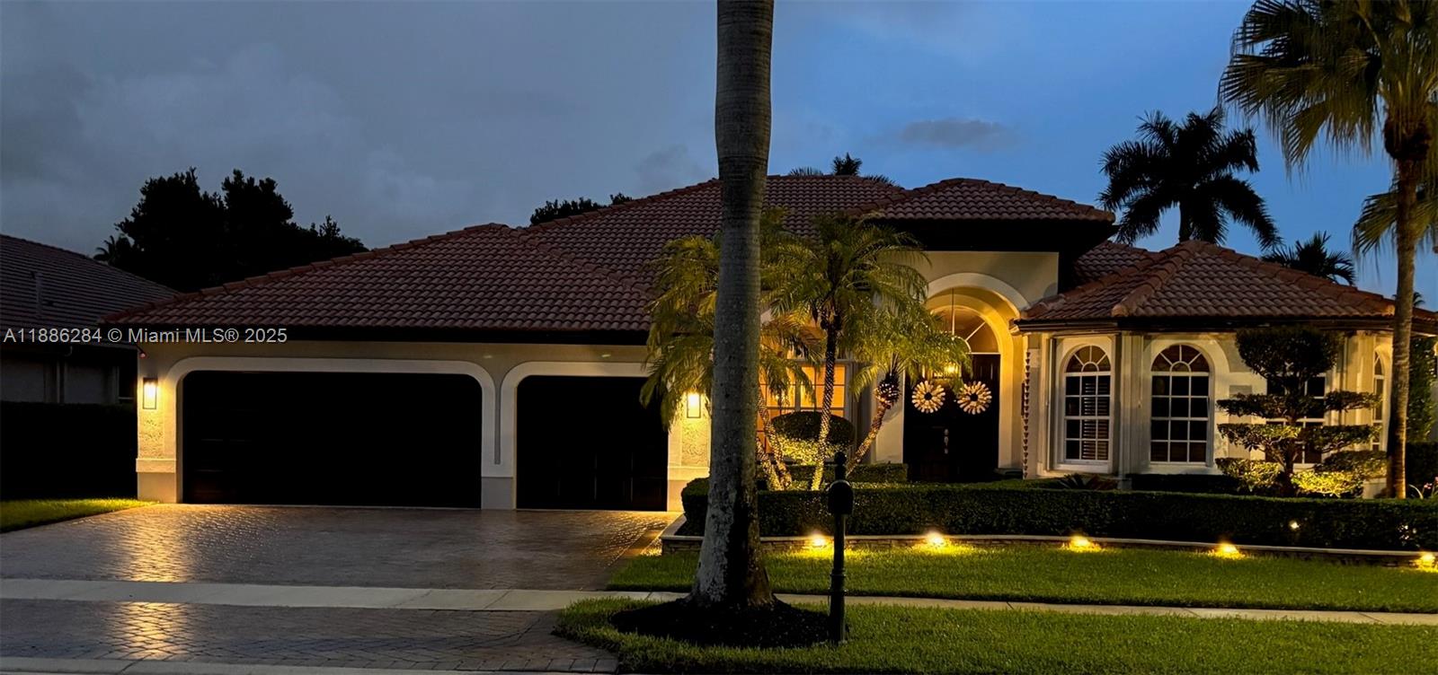 SUNSET LAKES PLAT ONE - Residential