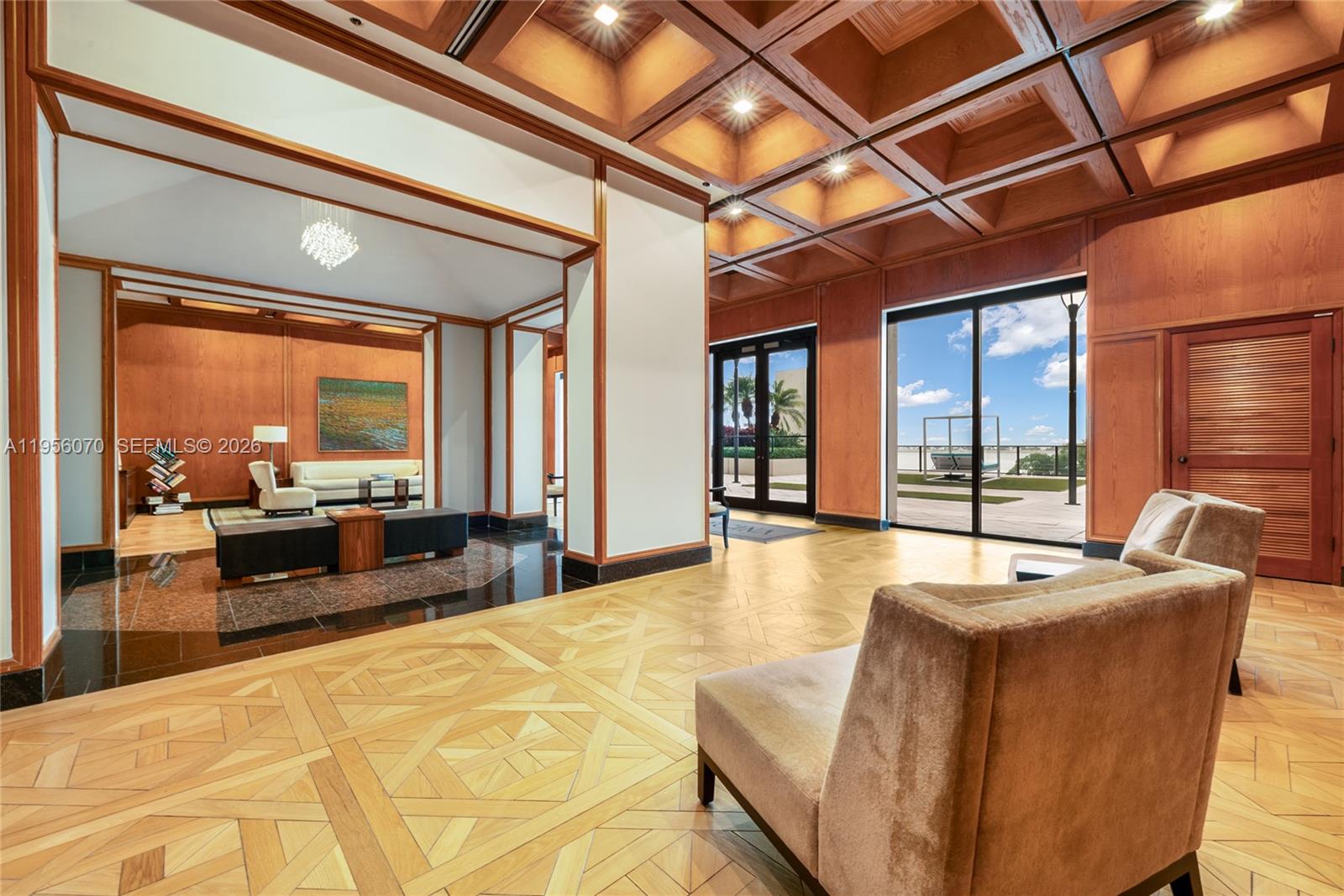 VILLA REGINA CONDO - Residential