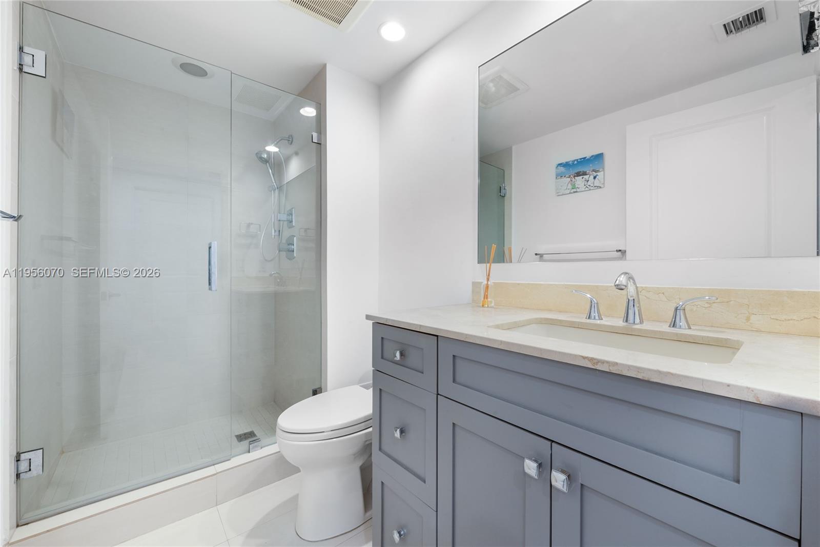 VILLA REGINA CONDO - Residential