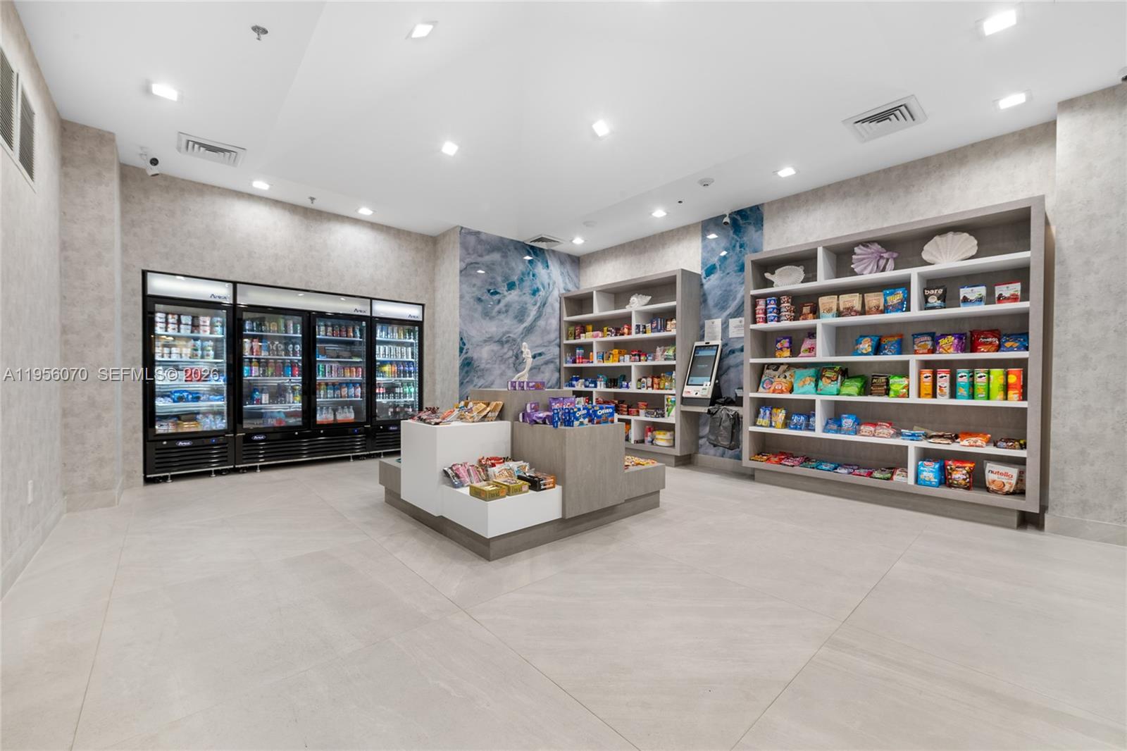 VILLA REGINA CONDO - Residential