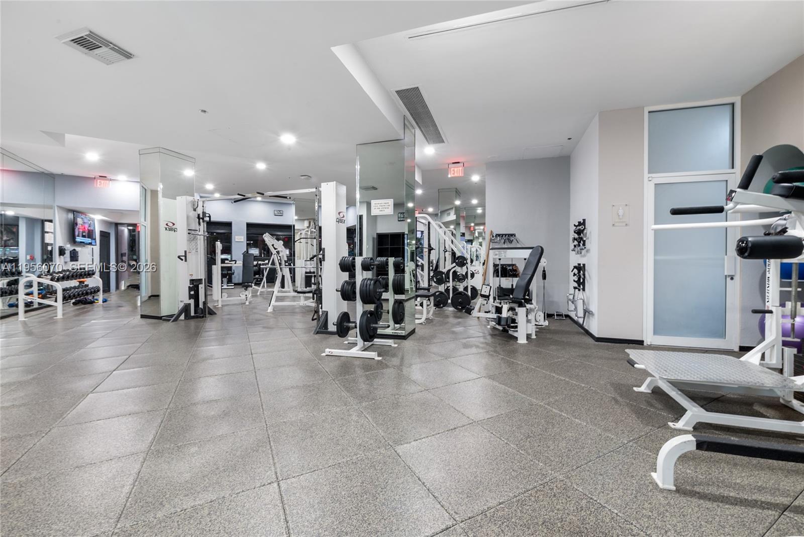 VILLA REGINA CONDO - Residential