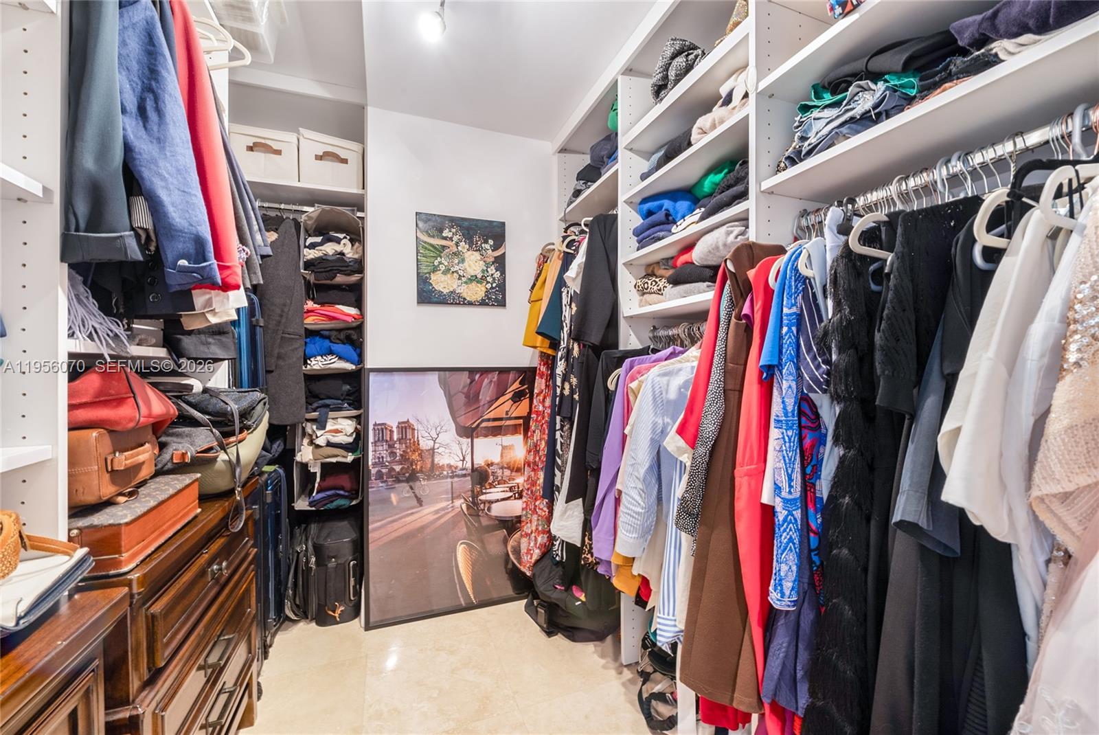 VILLA REGINA CONDO - Residential