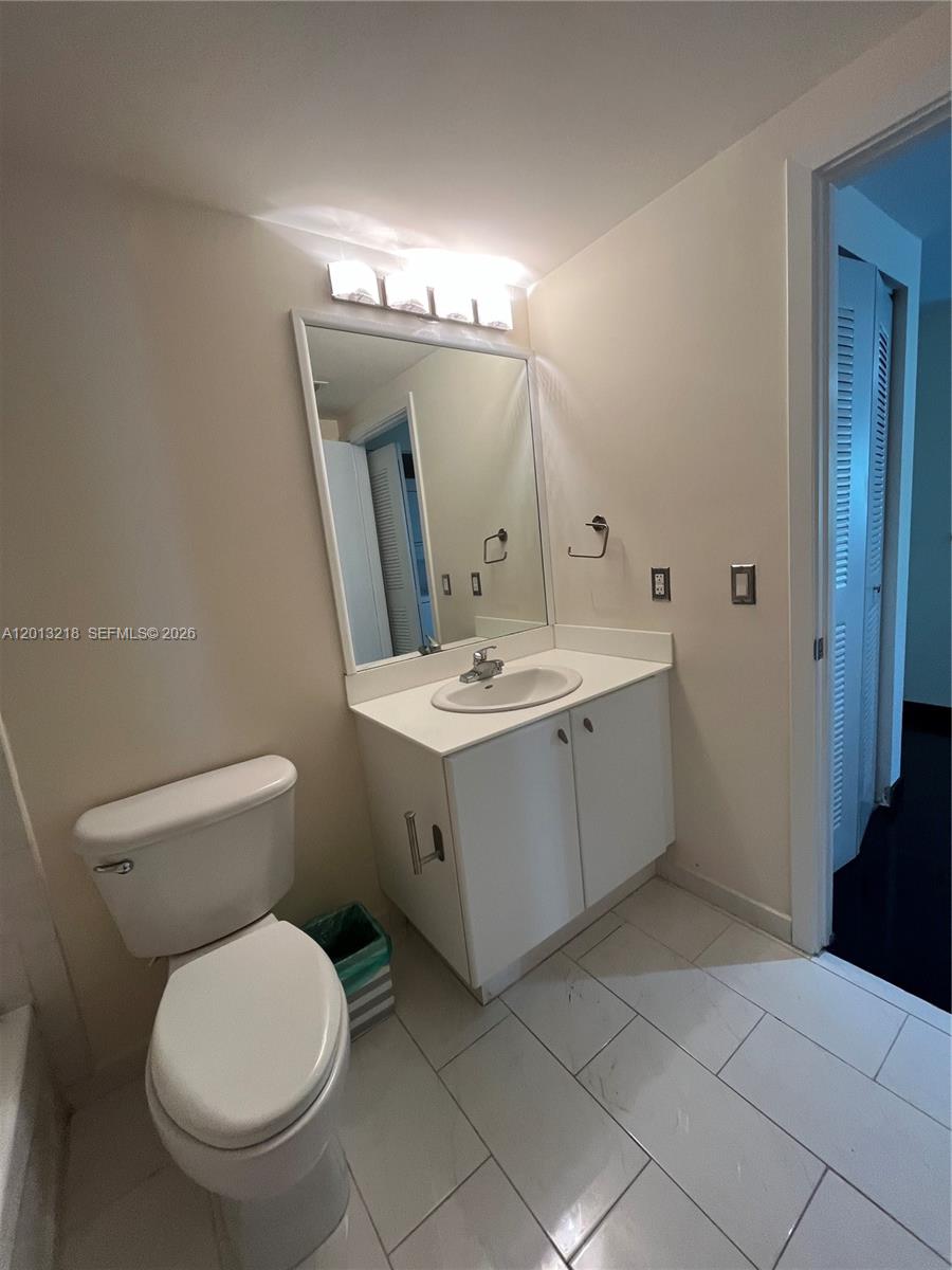 VILLAGGIO IN THE GROVE TO - Residential Lease