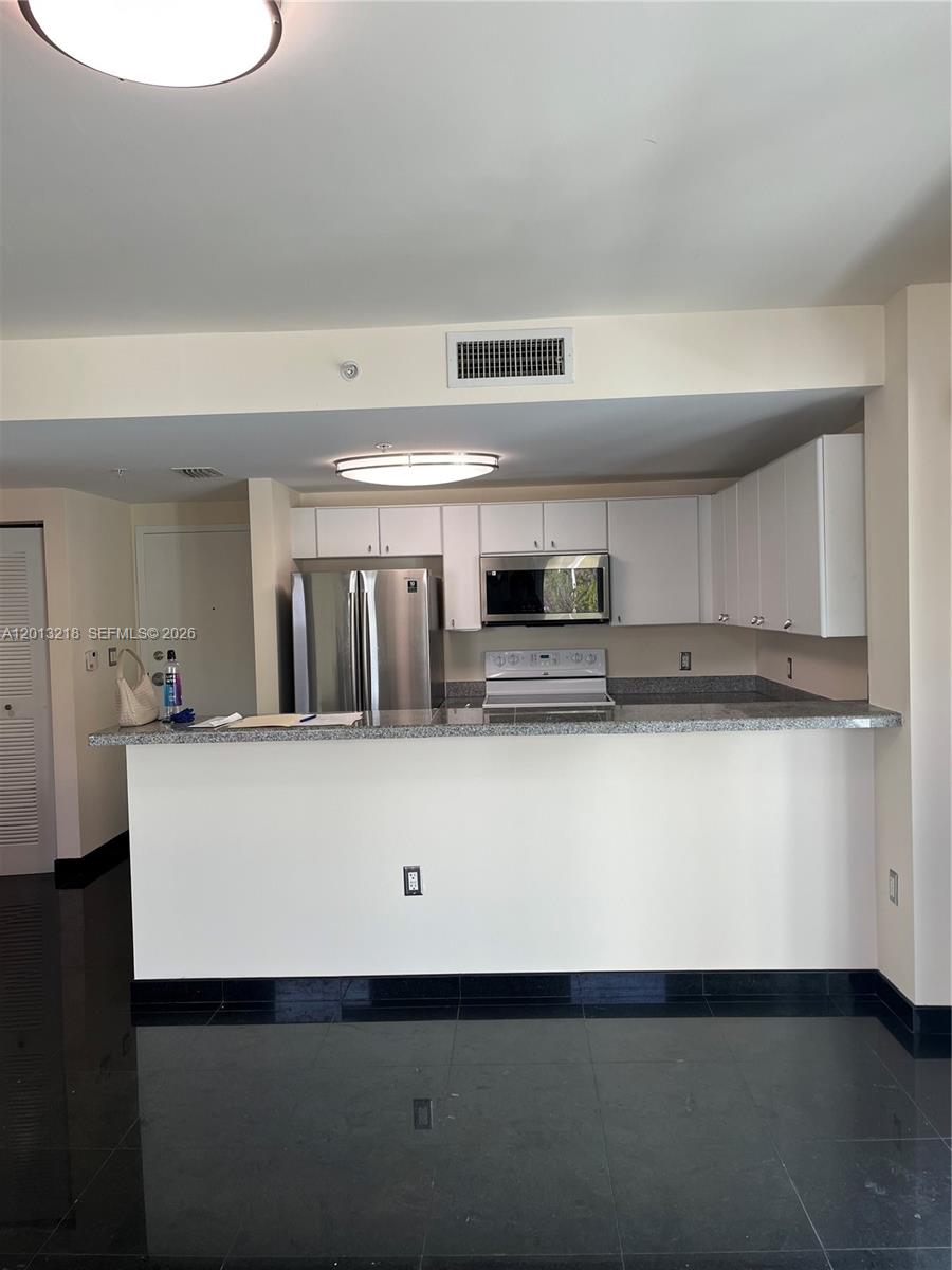 VILLAGGIO IN THE GROVE TO - Residential Lease