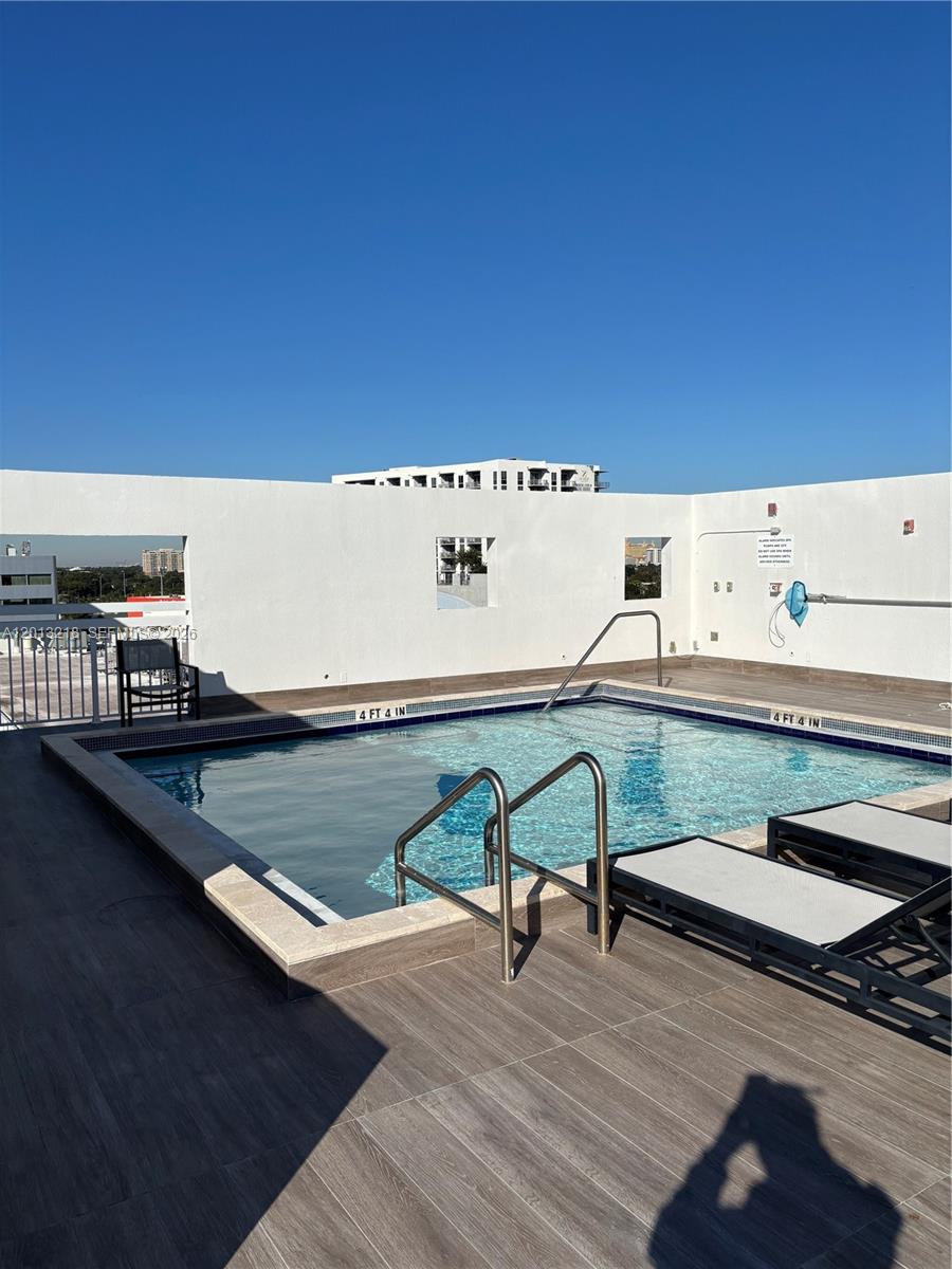 VILLAGGIO IN THE GROVE TO - Residential Lease