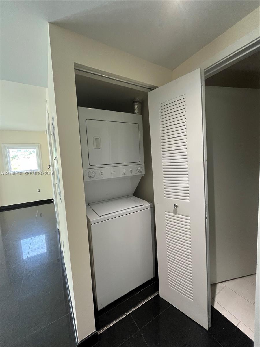 VILLAGGIO IN THE GROVE TO - Residential Lease
