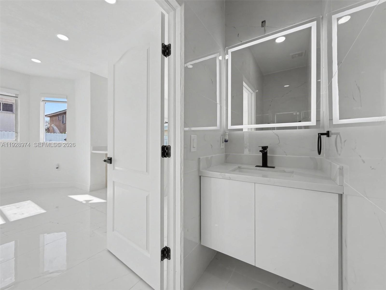 KAYLA S PLACE - Residential