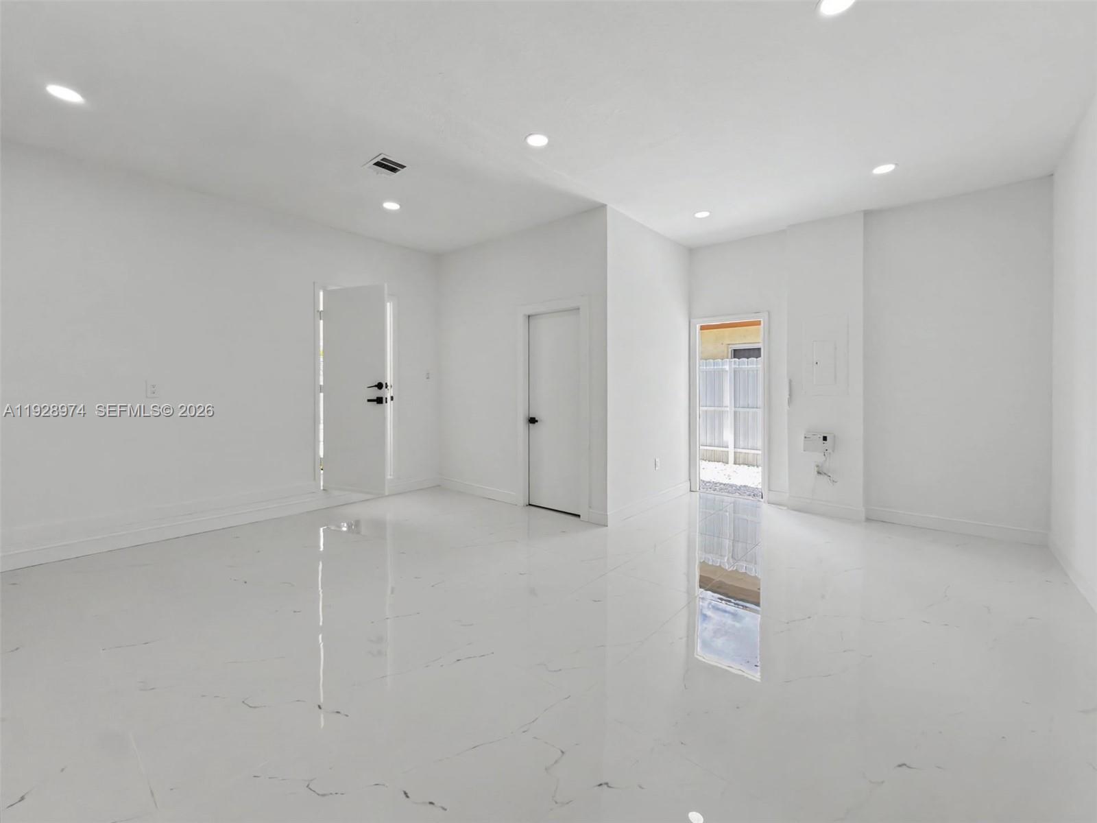 KAYLA S PLACE - Residential