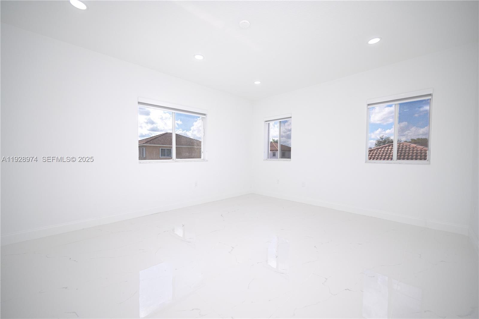 KAYLA S PLACE - Residential