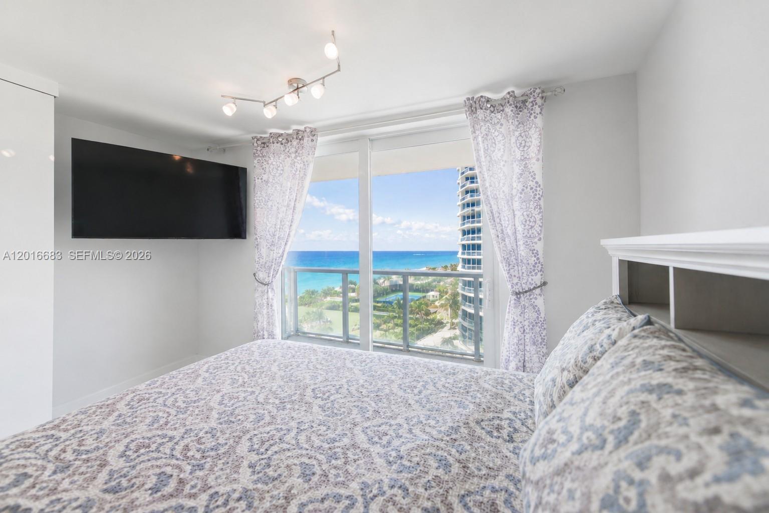 THE AVENTURA BEACH CLUB C - Residential