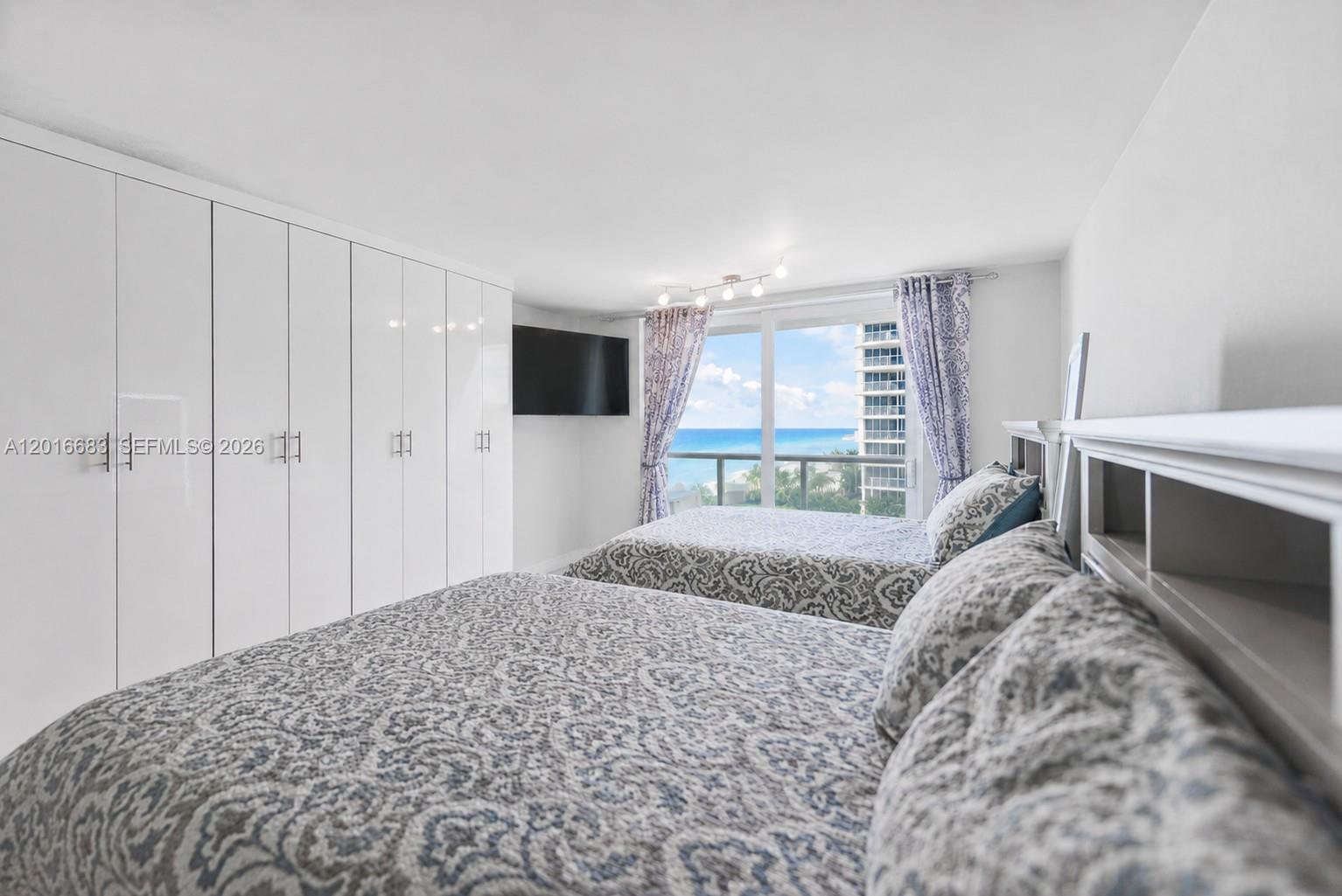 THE AVENTURA BEACH CLUB C - Residential