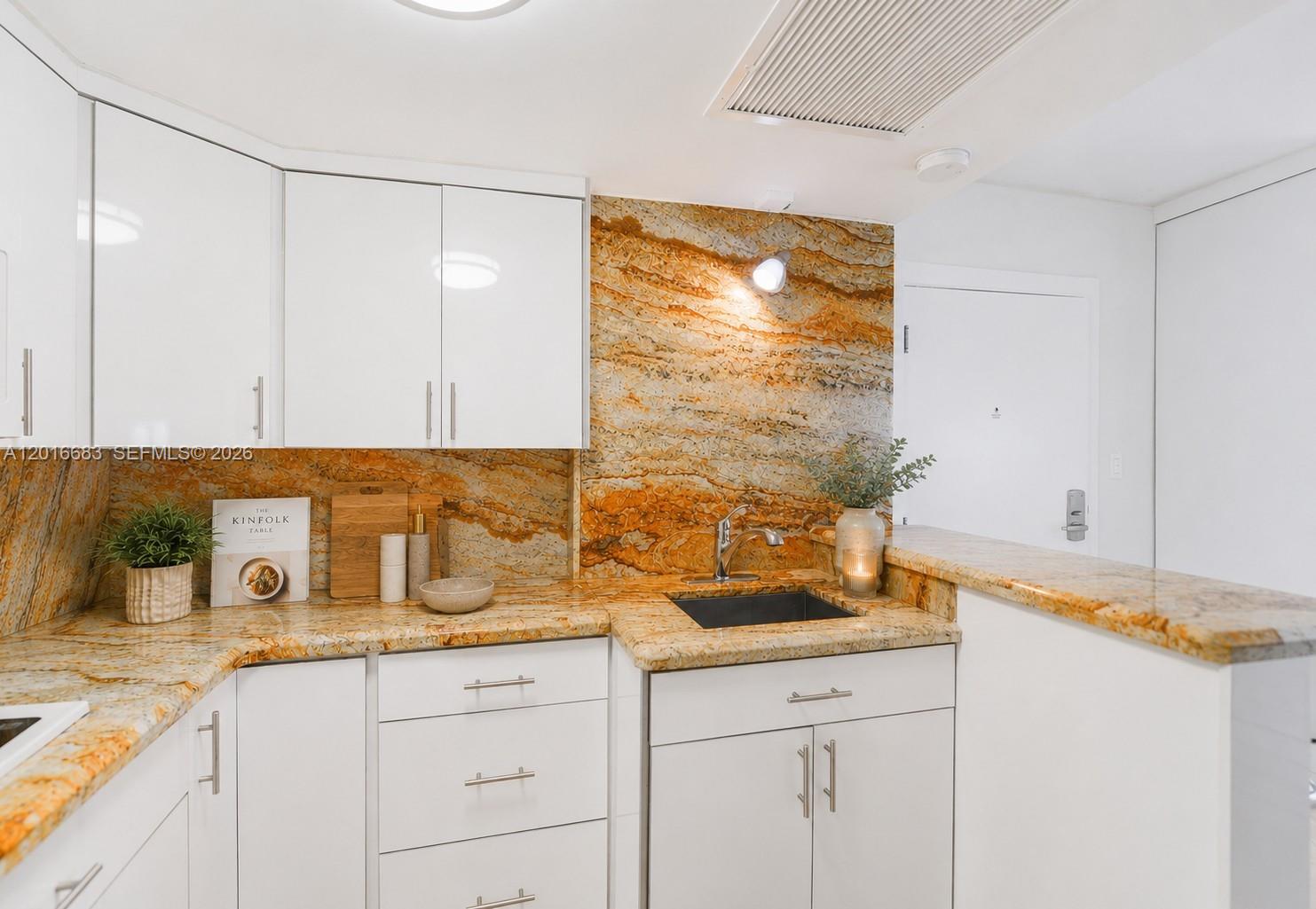 THE AVENTURA BEACH CLUB C - Residential