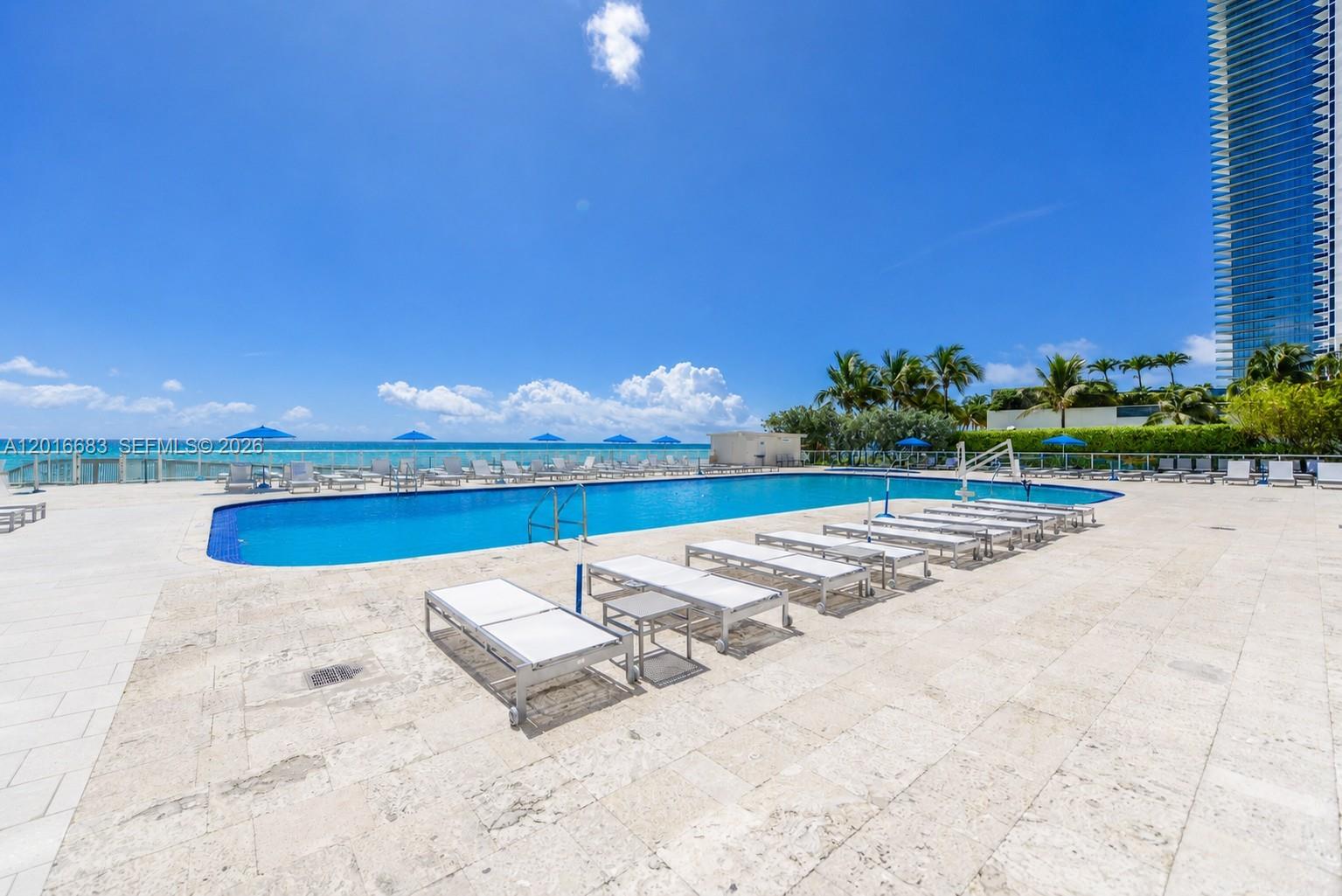 THE AVENTURA BEACH CLUB C - Residential