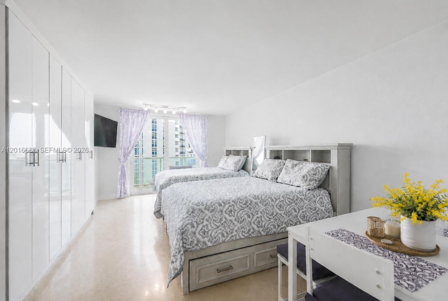 THE AVENTURA BEACH CLUB C - Residential